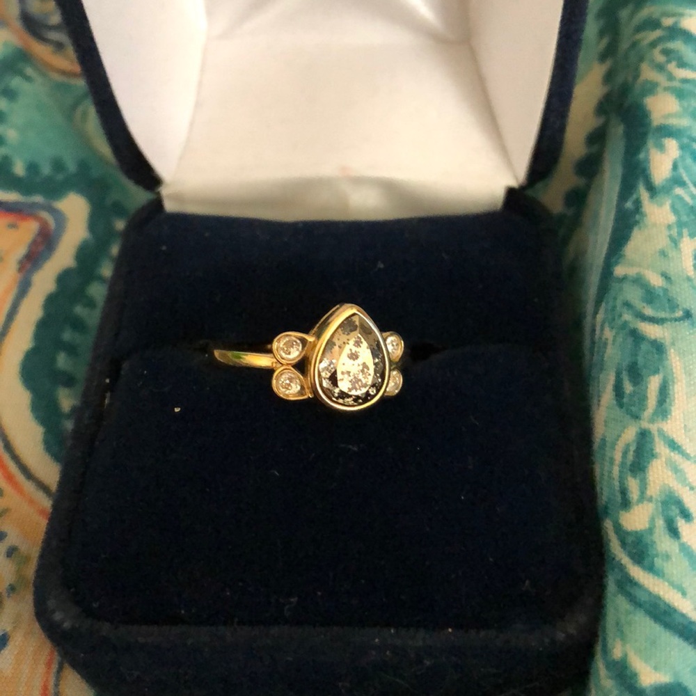 14 kt gold ring